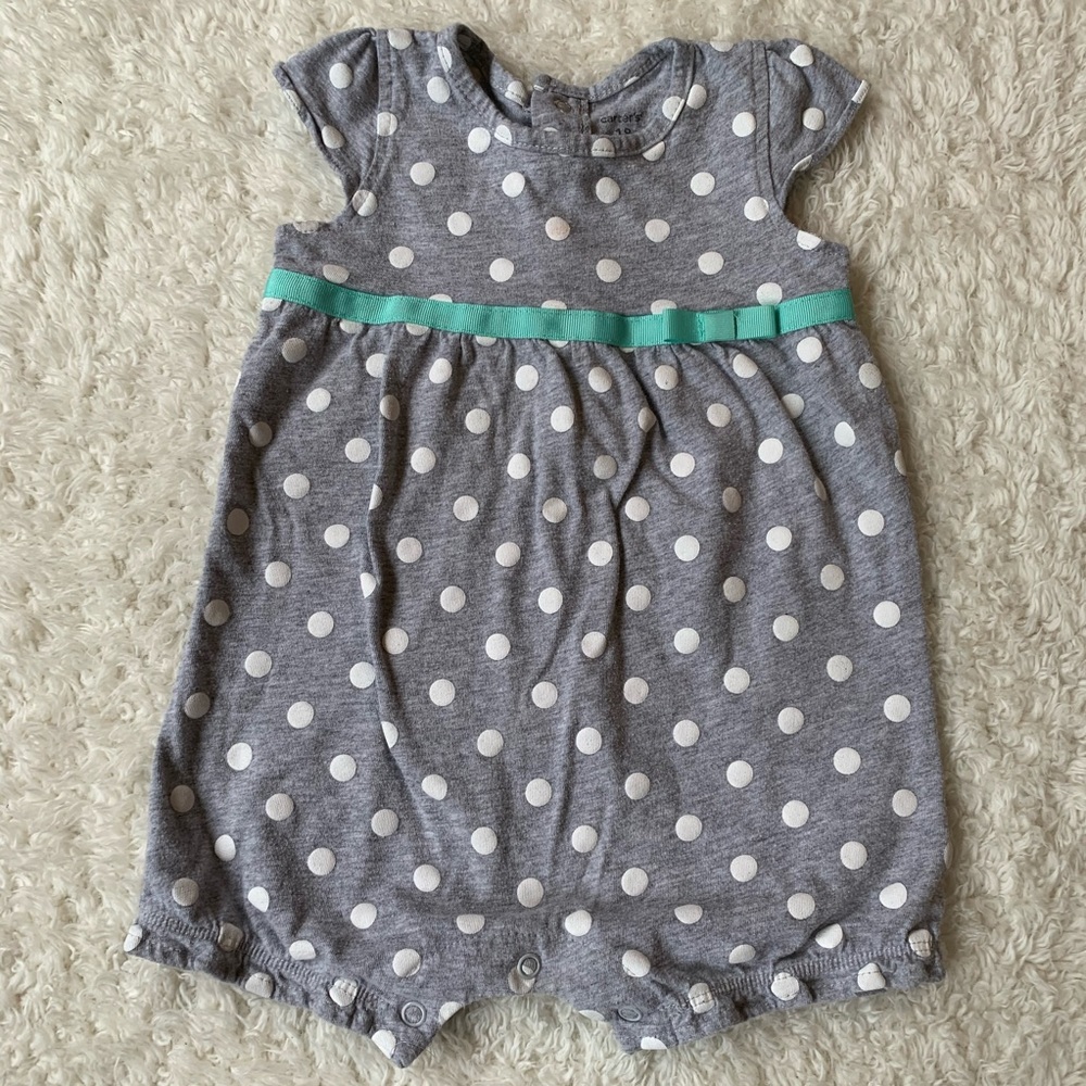 5/$15 Carter's Girl Grey w/ White Polka Dot Romper